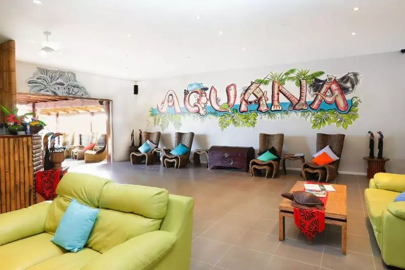 هتل Aquana Beach Resort