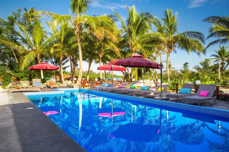 هتل Aquana Beach Resort