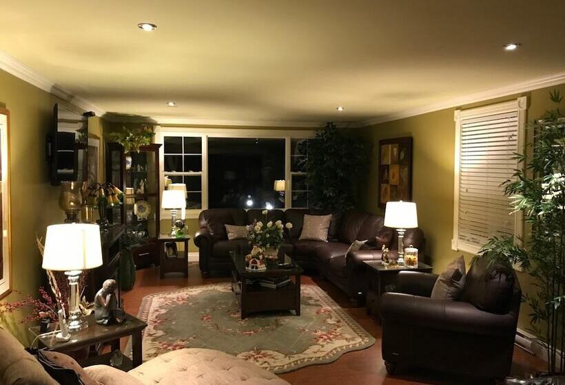 Hotel Castle Landing