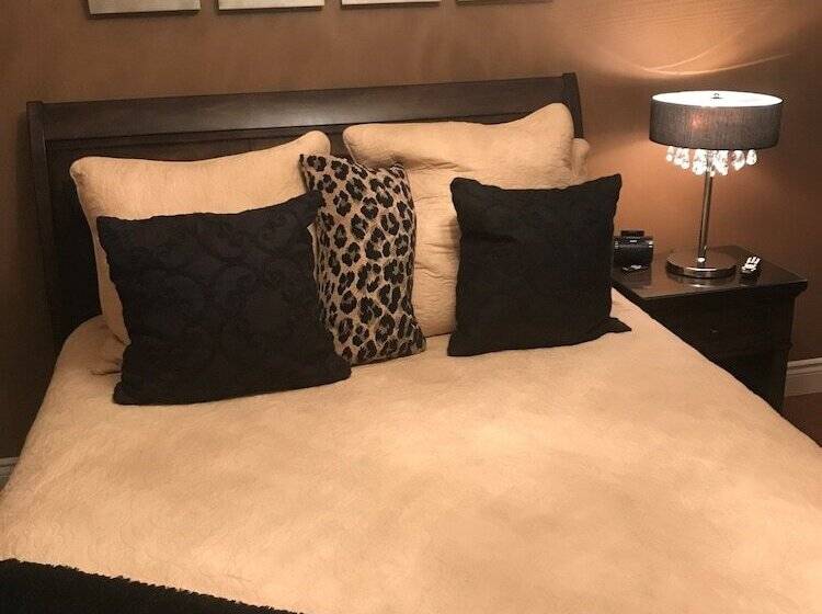 Hotel Castle Landing