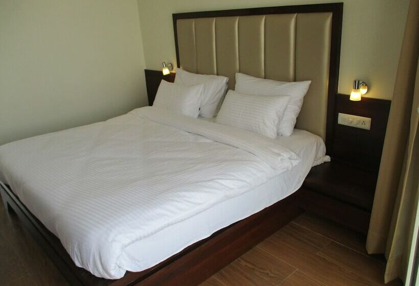 Sentara Hotel And Resort