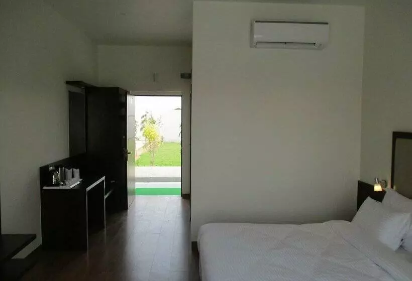 Sentara Hotel And Resort