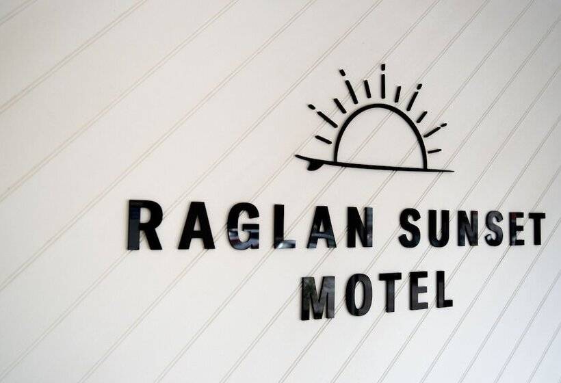 Raglan Sunset Motel