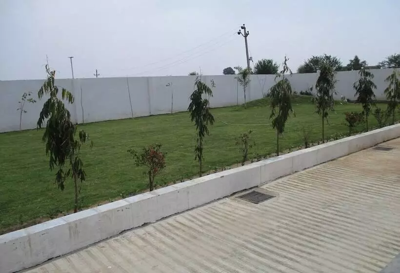 Sentara Hotel And Resort