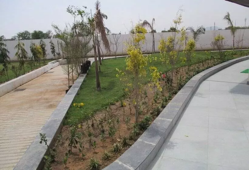 Sentara Hotel And Resort