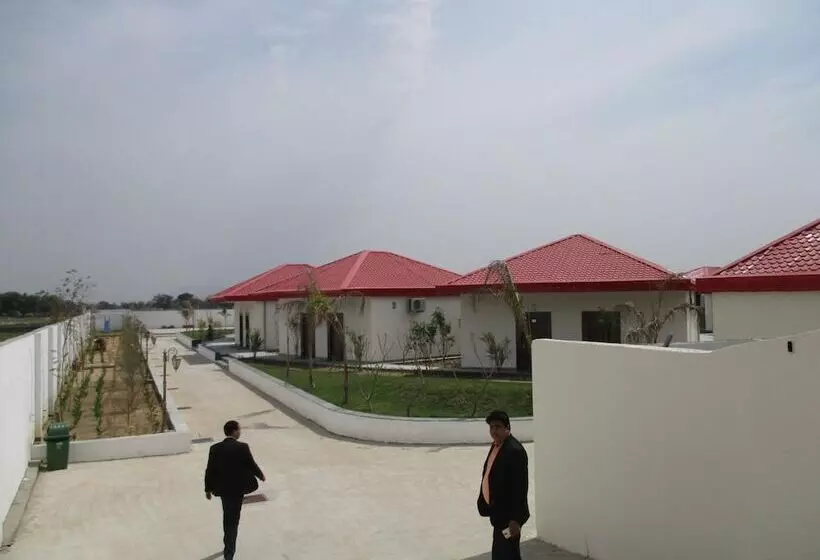 Sentara Hotel And Resort