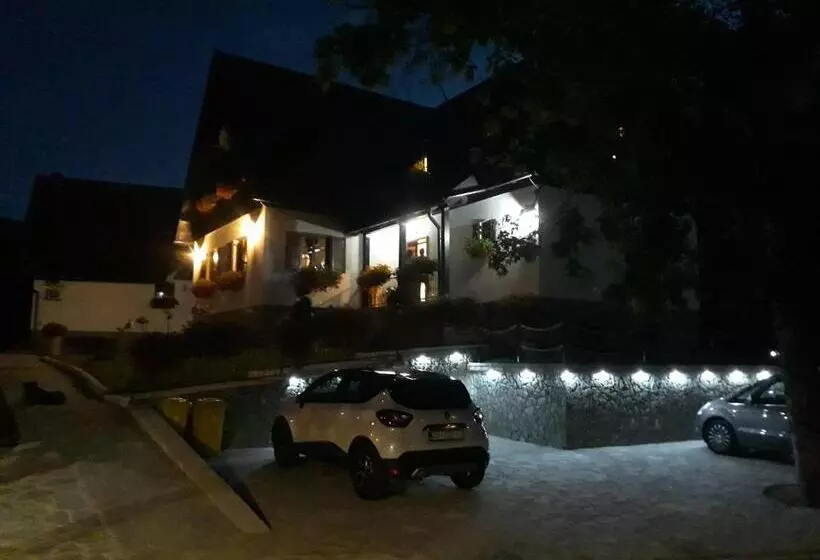 ペンション Pansion Breza