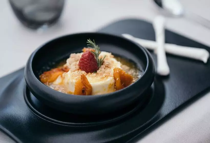 Everness Hotel & Resort