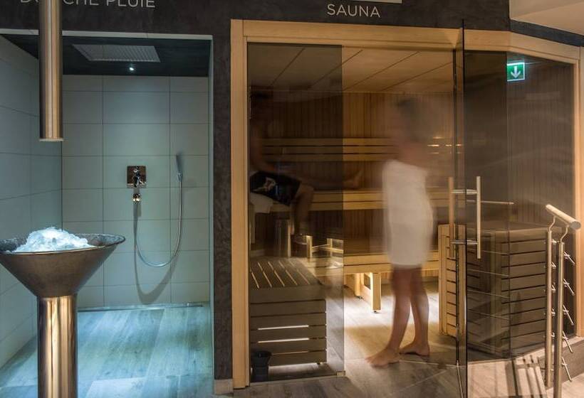 Everness Hotel & Resort