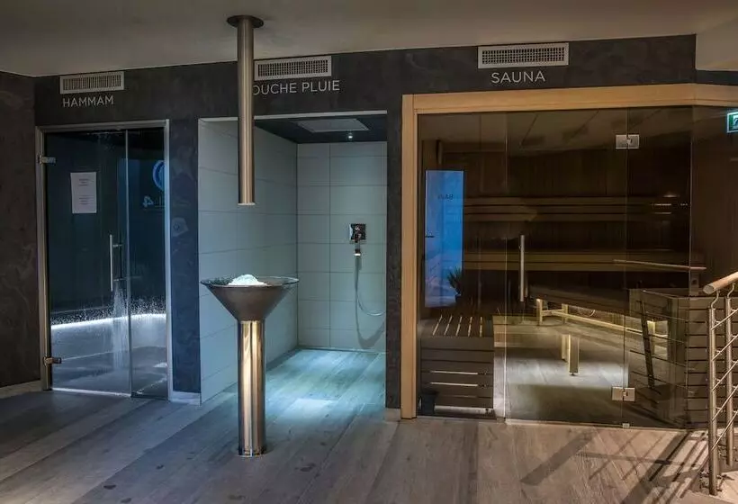 Everness Hotel & Resort