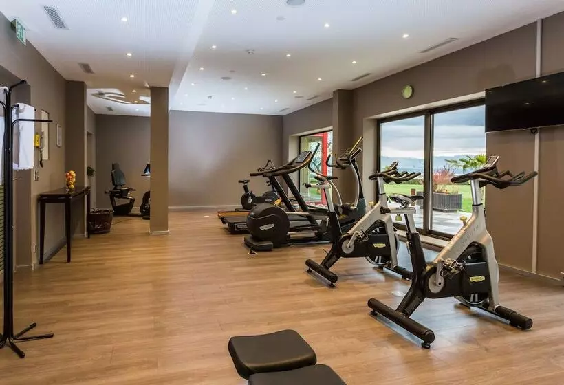 Everness Hotel & Resort