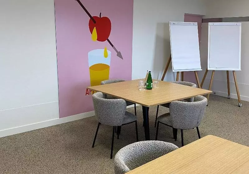 Everness Hotel & Resort