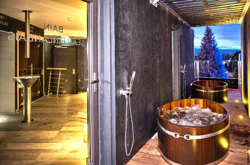 Everness Hotel & Resort