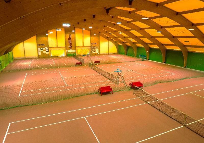 Everness Hotel & Resort