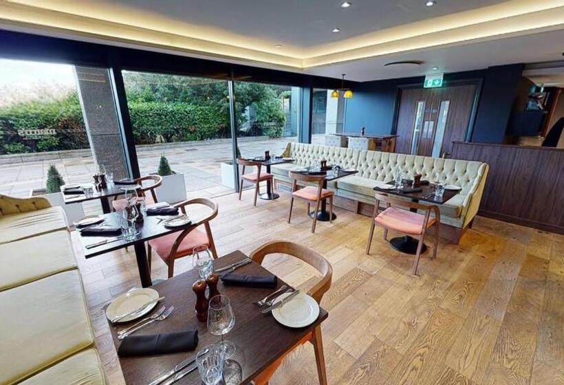 Отель Holiday Inn Milton Keynes Central, An Ihg