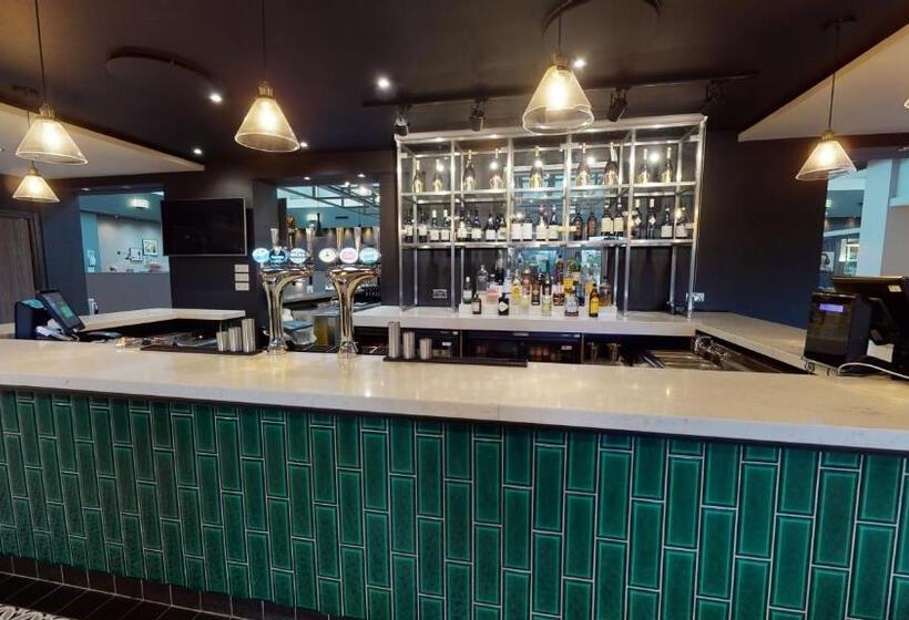 Отель Holiday Inn Milton Keynes Central, An Ihg