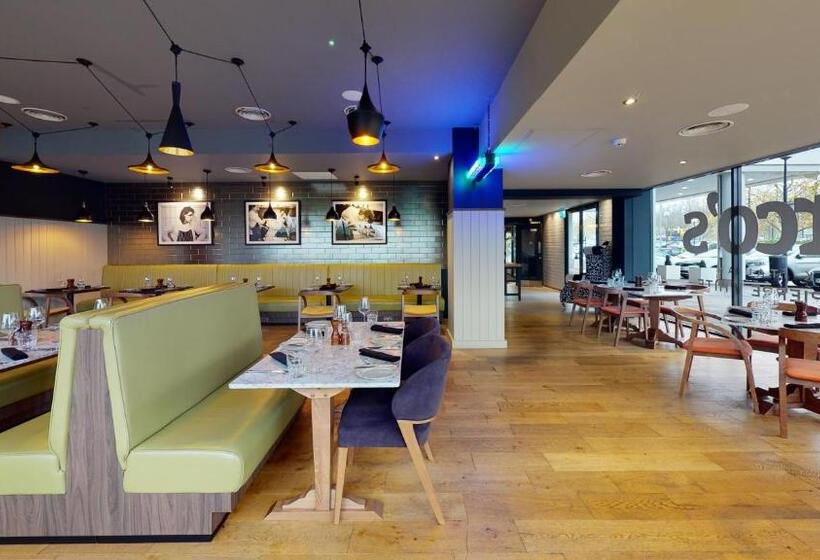 Отель Holiday Inn Milton Keynes Central, An Ihg