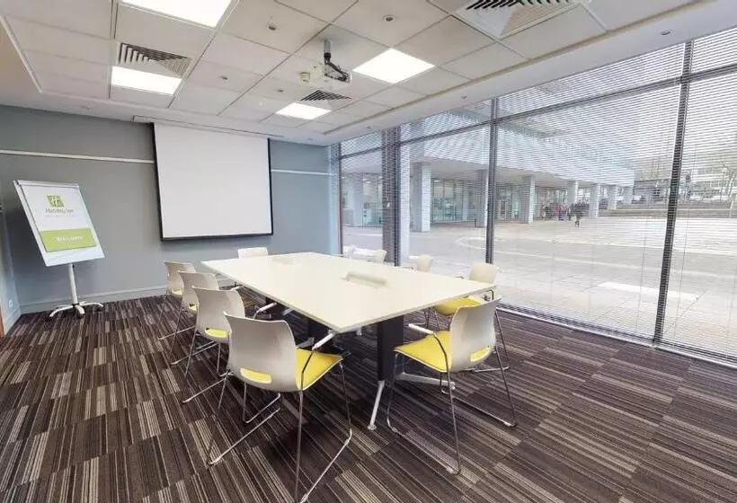 호텔 Holiday Inn Milton Keynes Central, An Ihg