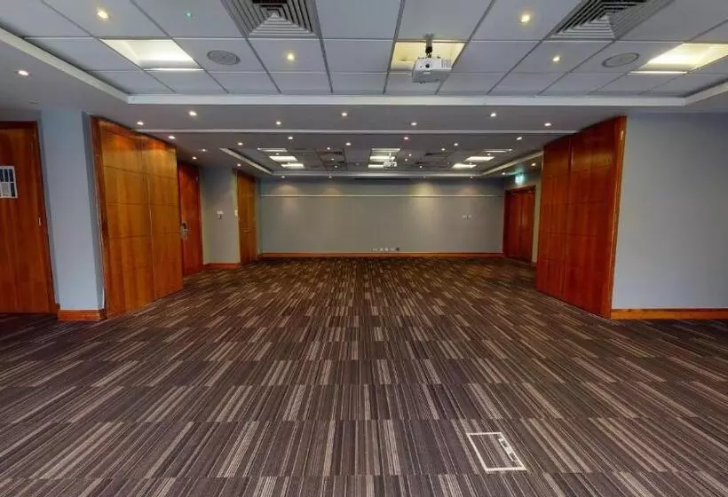 호텔 Holiday Inn Milton Keynes Central, An Ihg