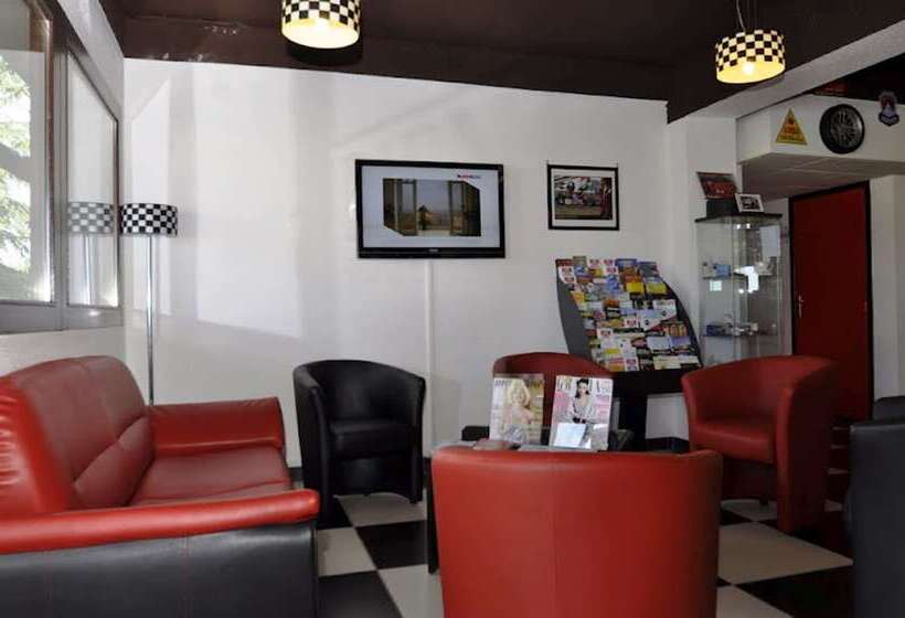 酒店 Kyriad Montluçon   Saint Victor