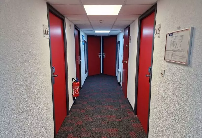 Отель Kyriad Montluçon   Saint Victor