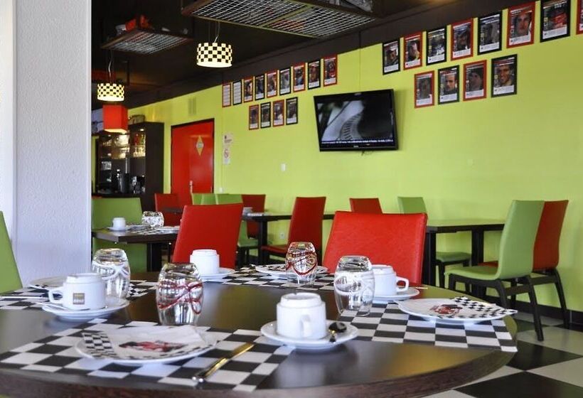 酒店 Kyriad Montluçon   Saint Victor