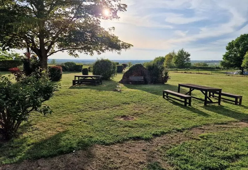 Отель Kyriad Montluçon   Saint Victor