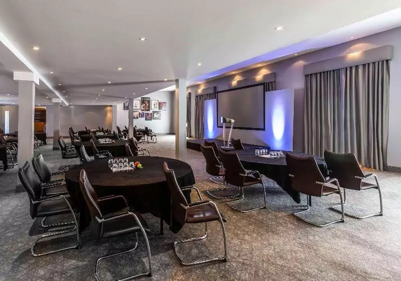 Mercure Warwickshire Walton Hall Hotel & Spa