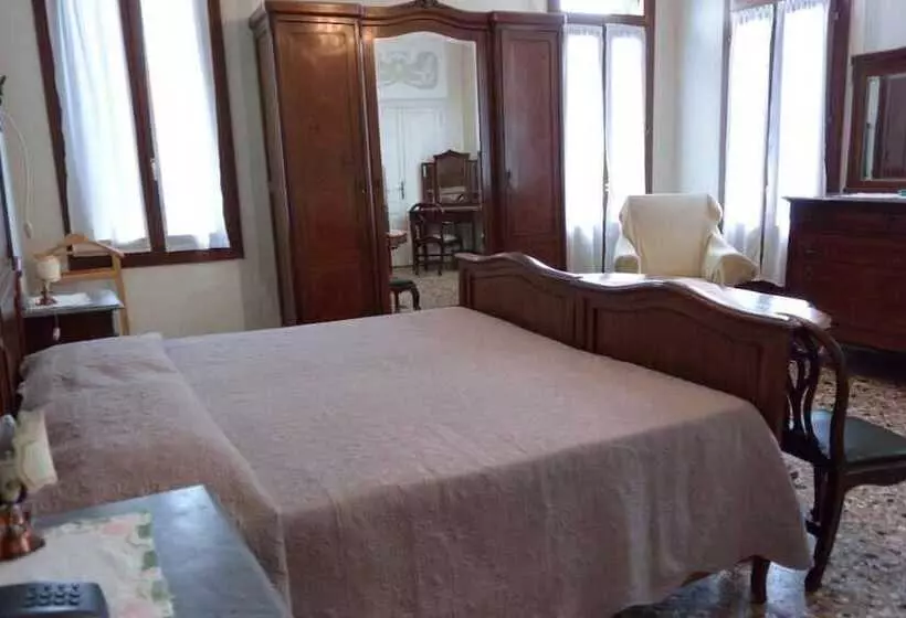 هتل Pensione Seguso