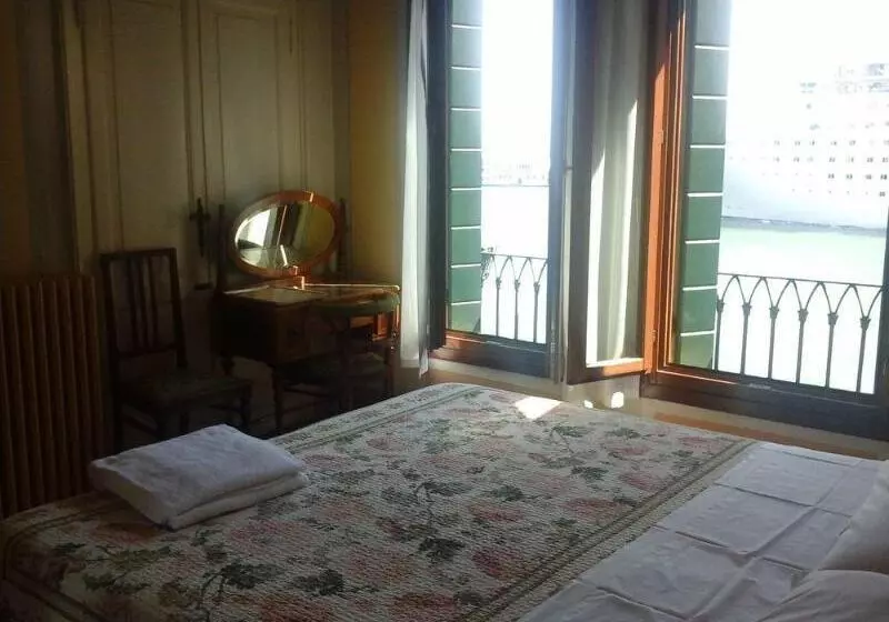 هتل Pensione Seguso