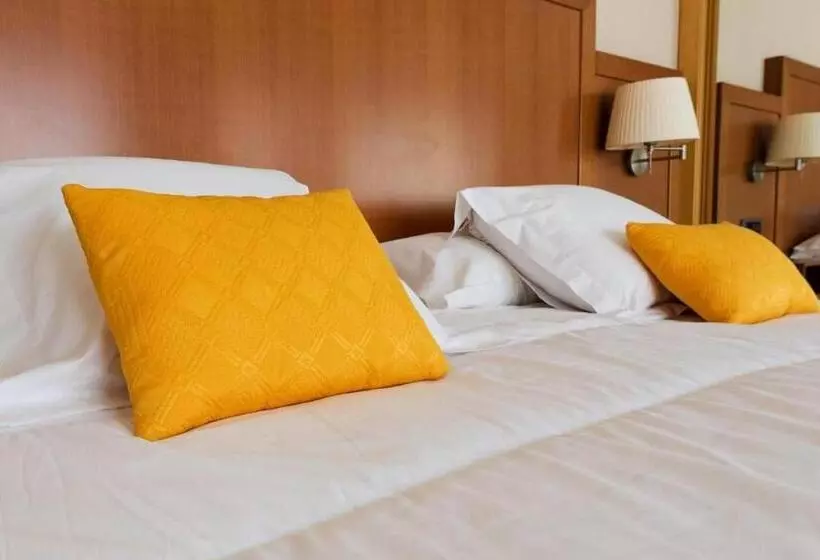 Hotel Puerta de Sahagún