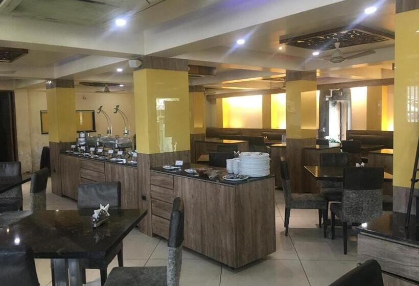 هتل Royale Heritage