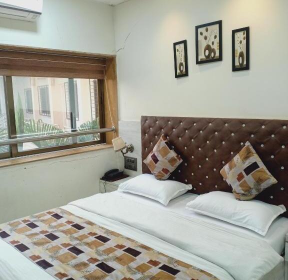 هتل Royale Heritage