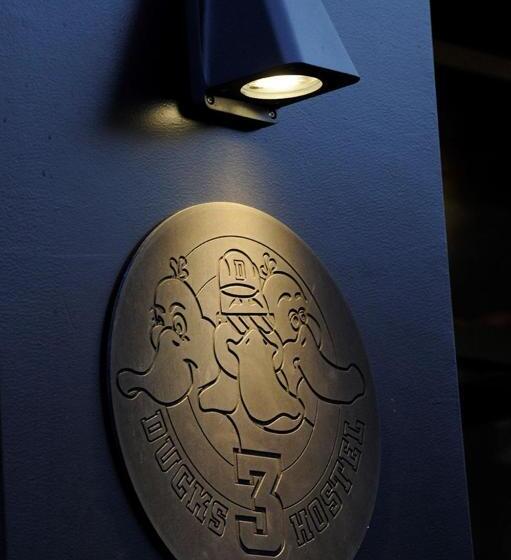 فندق The 3 Ducks Eiffel Tower By Hiphophostels