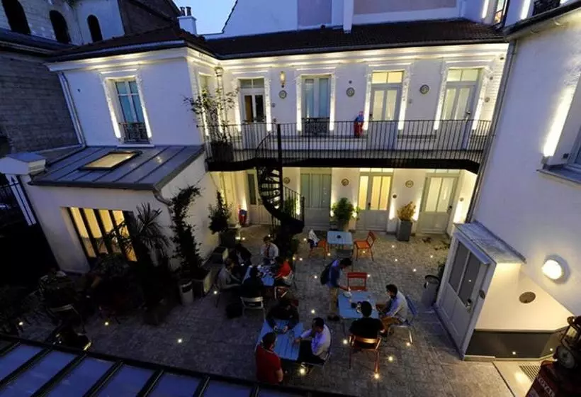 ホテル The 3 Ducks Eiffel Tower By Hiphophostels