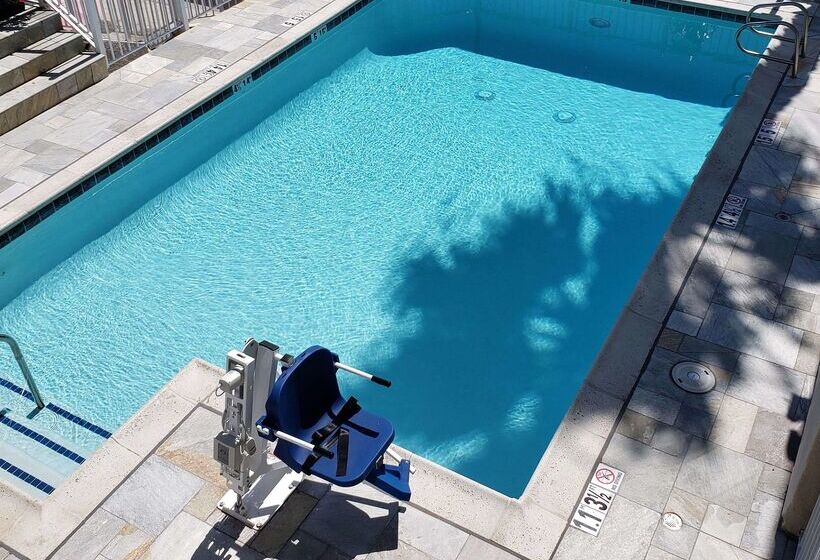 酒店 Best Western Plus Marina Shores