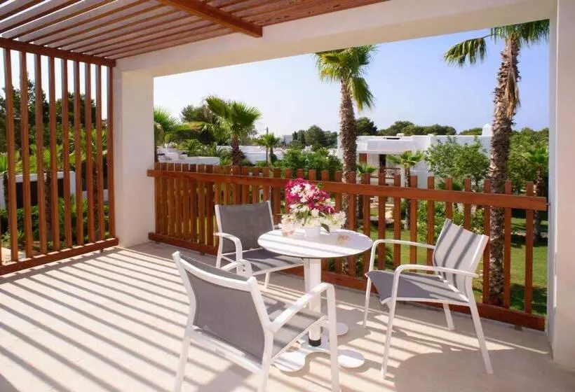 ホテル Cala Llenya Resort Ibiza