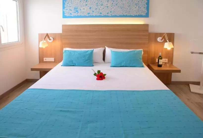 ホテル Cala Llenya Resort Ibiza