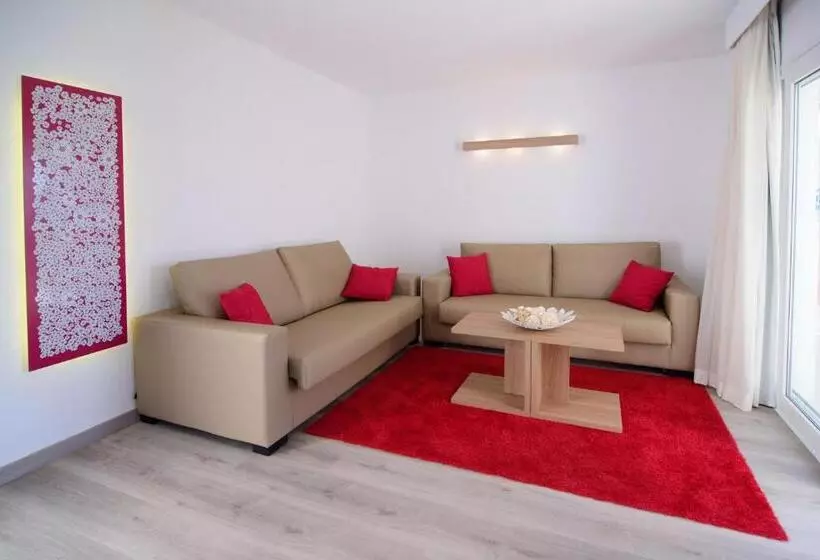 ホテル Cala Llenya Resort Ibiza