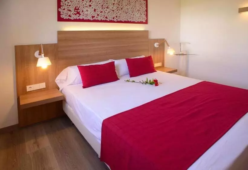 ホテル Cala Llenya Resort Ibiza