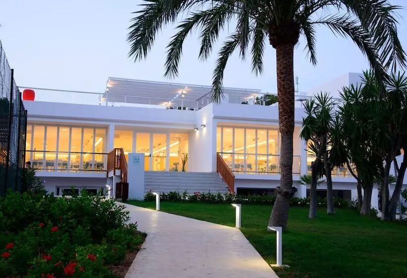 ホテル Cala Llenya Resort Ibiza