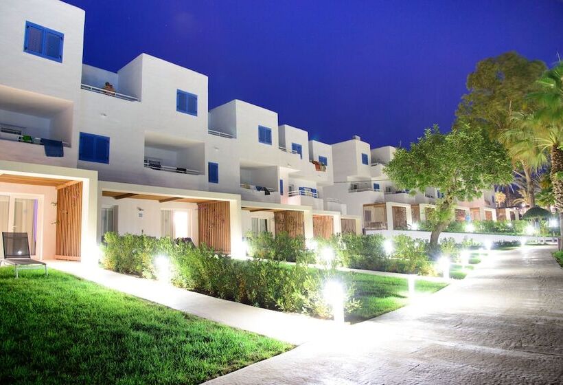 בית מלון כפרי Cala Llenya Resort Ibiza