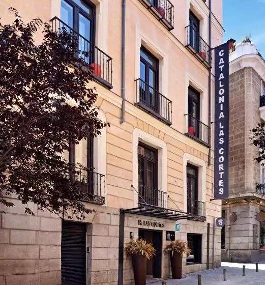 Отель Catalonia Las Cortes