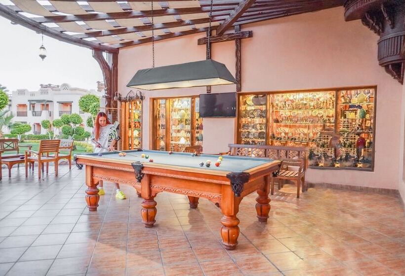 هتل Charmillion Sea Life Resort