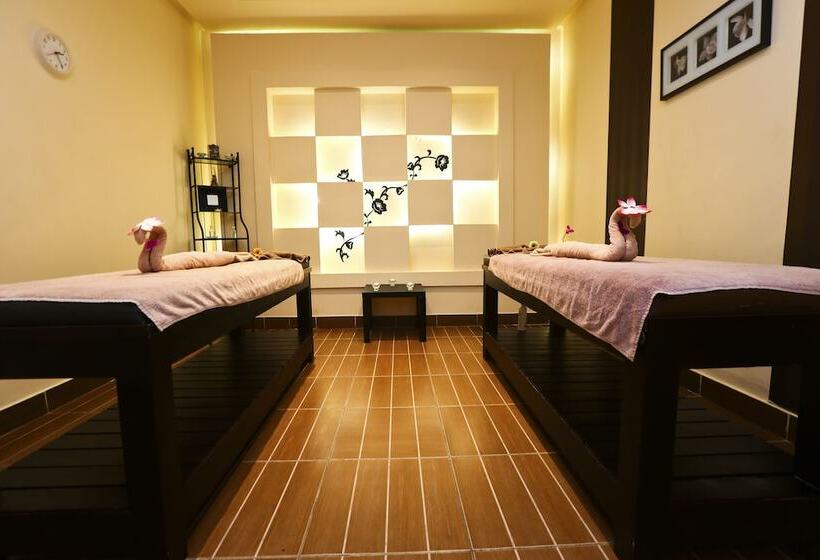 هتل Charmillion Sea Life Resort