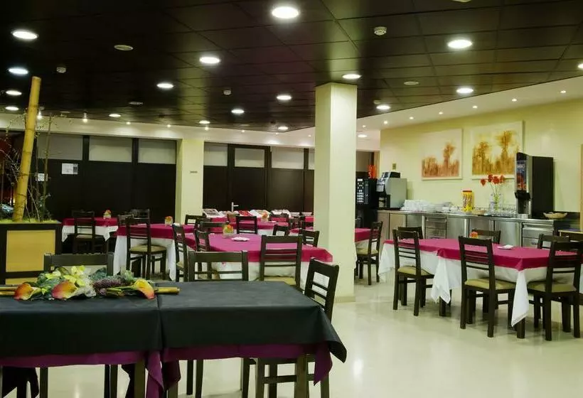 ホテル Ciudad de Sabiñánigo