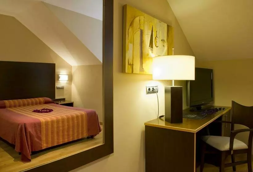 ホテル Ciudad de Sabiñánigo