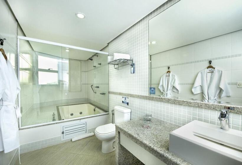 Hotel Comfort Suites Macaé