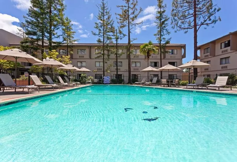 Отель Crowne Plaza Silicon Valley North   Union City, An Ihg