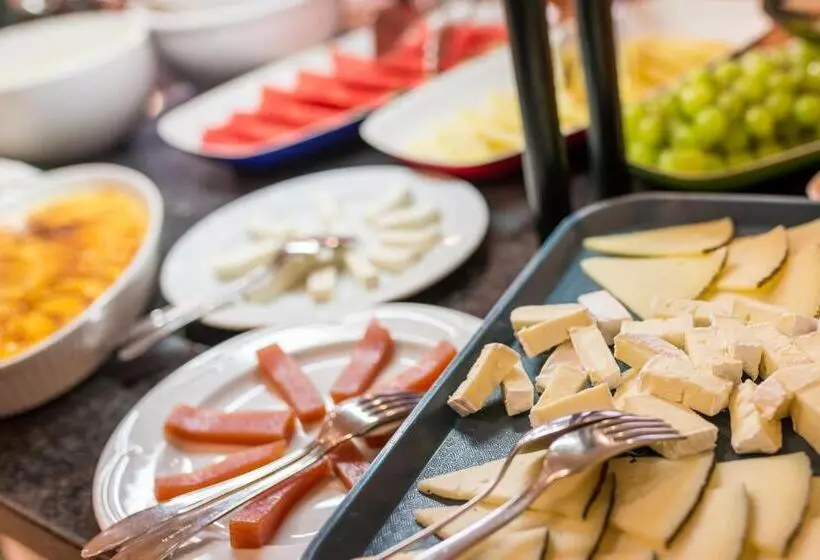 Отель & Diving Les Illes